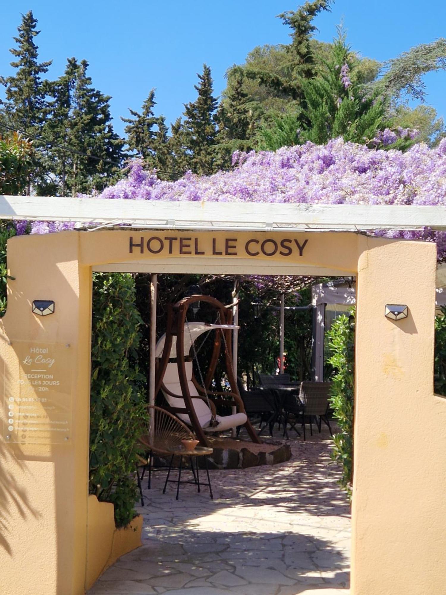 Le Cosy *