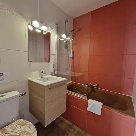 Le Cosy Hotel Saint Aygulf Buitenkant foto