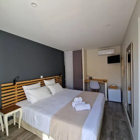 Le Cosy Hotel Saint Aygulf Buitenkant foto
