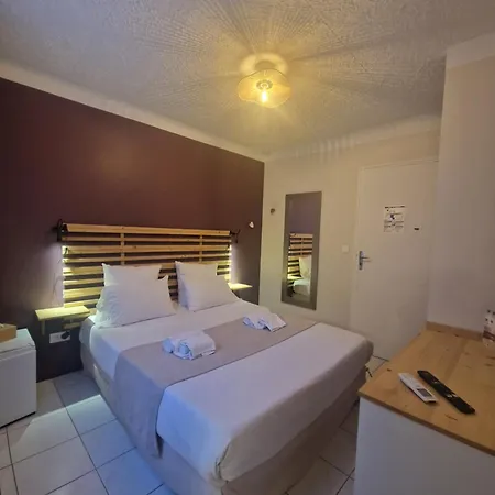Le Cosy Hotel Saint Aygulf Buitenkant foto