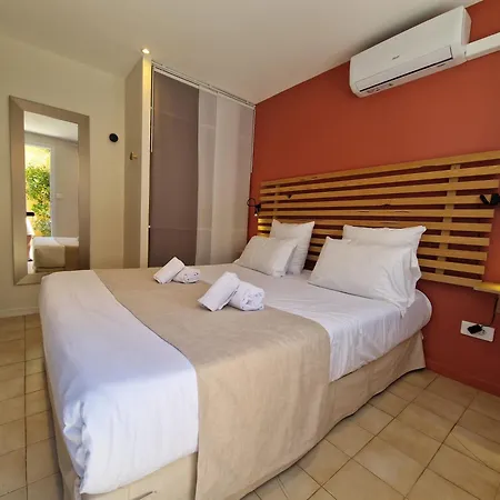 Le Cosy Hotel Saint Aygulf Buitenkant foto
