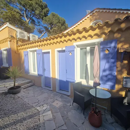 Le Cosy Hotel Saint Aygulf Buitenkant foto