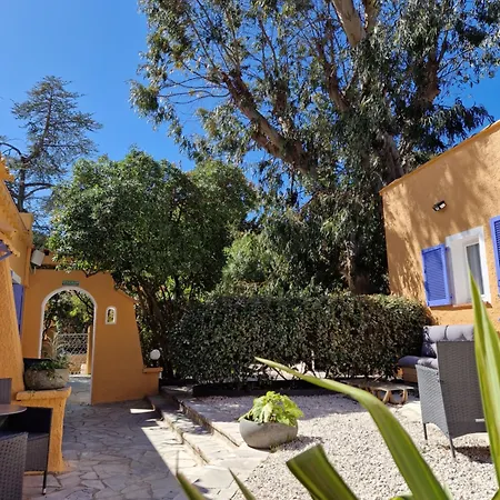 Le Cosy Hotel Saint Aygulf Buitenkant foto