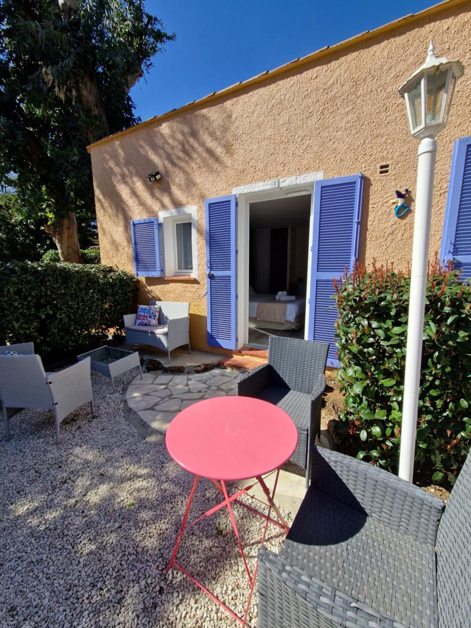 Le Cosy Hotel *